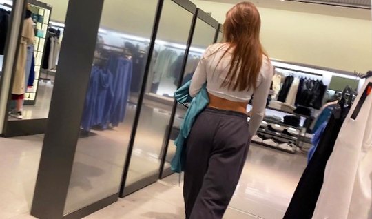 Russian girl loves sex in public and fucks in the fitting room with a man